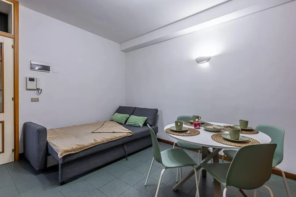 Close To Duomo Lovely City Center Flat Apartment Milan Italy