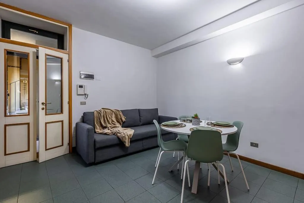 Close To Duomo Lovely City Center Flat Apartment Milan